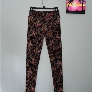 LuLaRoe Patterned Women’s Leggings!
